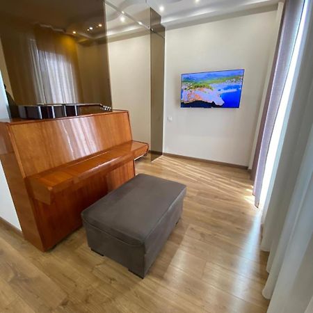 Apartment - "Exclusive" Tbilisi ภายนอก รูปภาพ