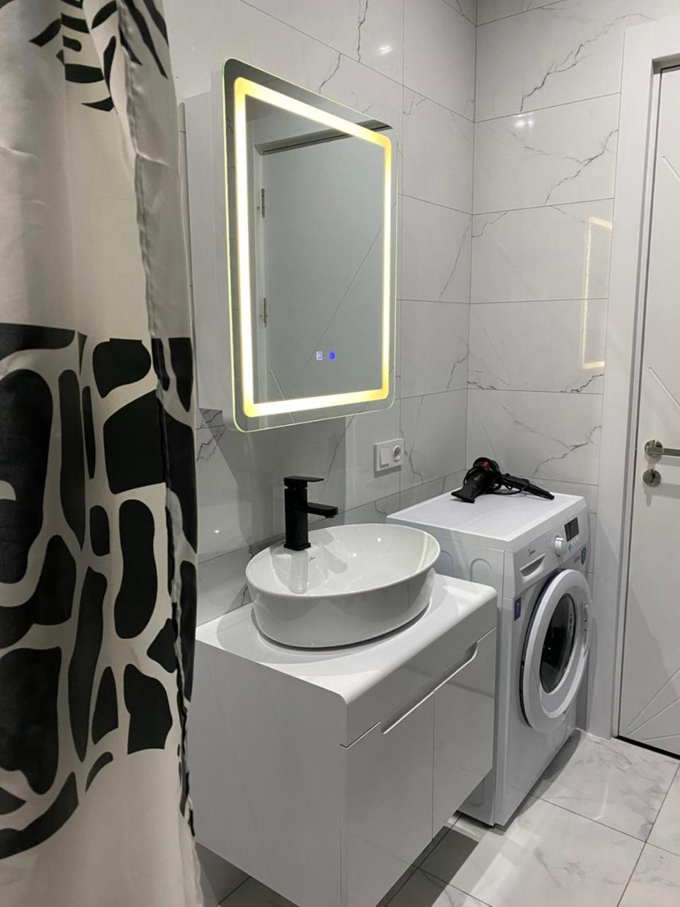 Apartment - "Exclusive" Tbilisi ภายนอก รูปภาพ