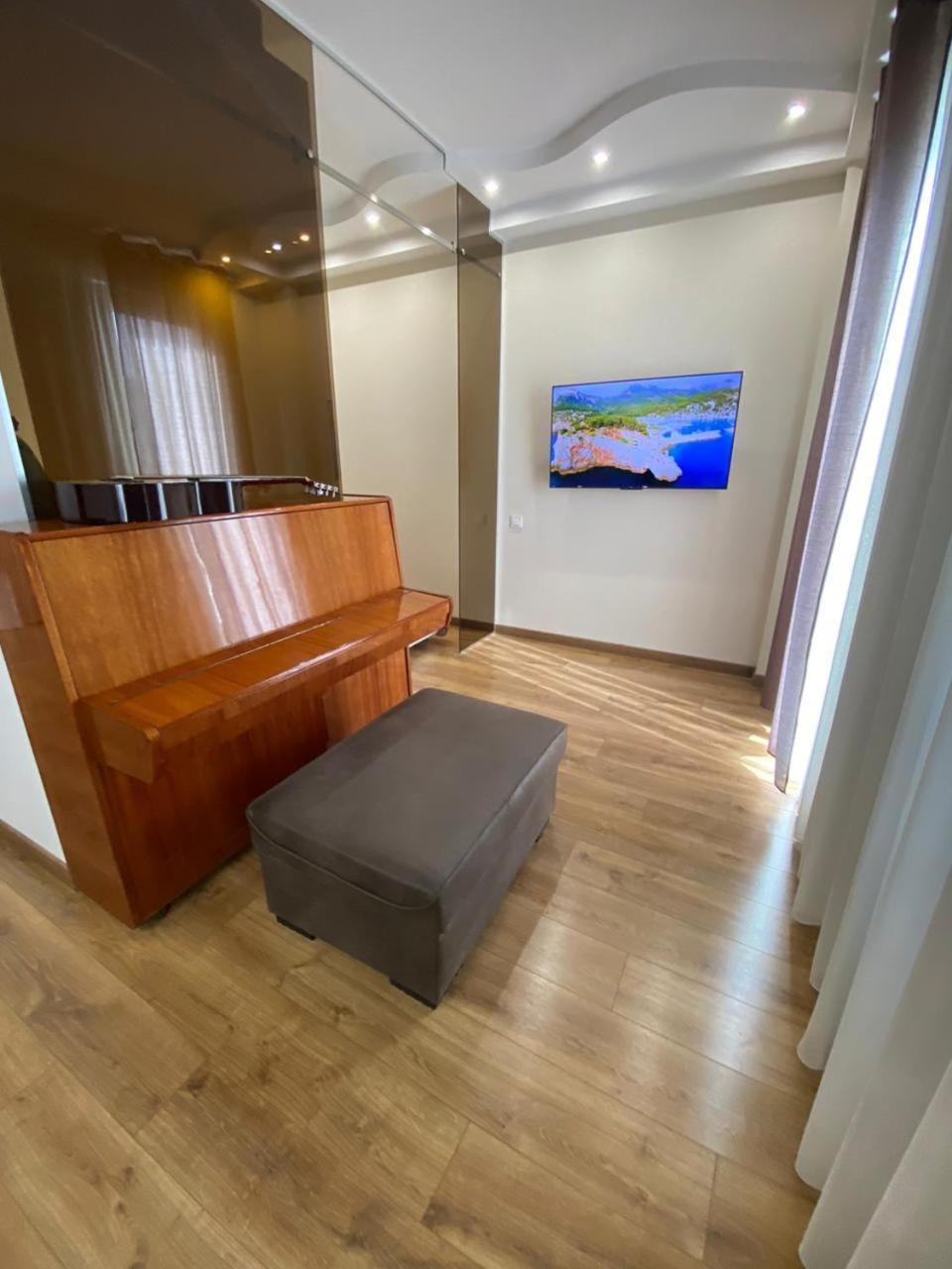 Apartment - "Exclusive" Tbilisi ภายนอก รูปภาพ